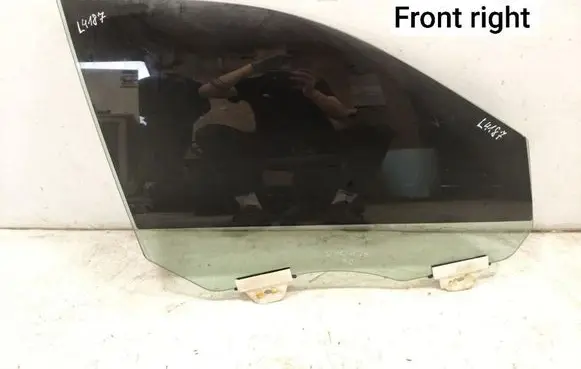 Dodge Durango Front door window glass four-door 43R0115133