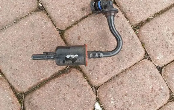 Opel Astra K Fuel tank valve 12642737