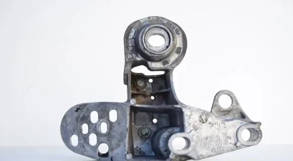 Audi A6 S6 C5 4B Engine mounting bracket 8E0199351F