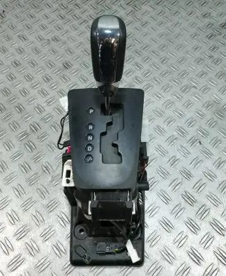 Chrysler 200 Gear shifter/selector 05273244
