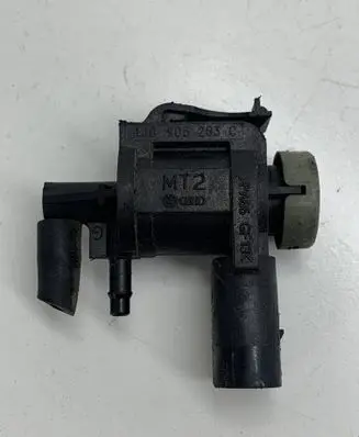 Volkswagen Golf IV Turbo solenoid valve 1J0906283C