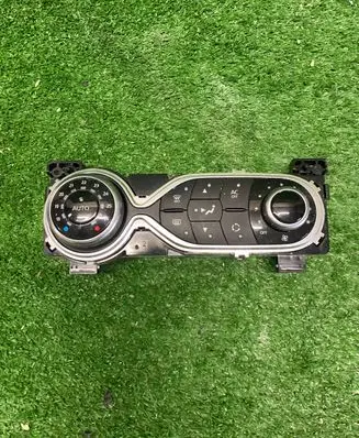 Renault Twingo III Climate control unit 275106982R 1408200735 E1093157