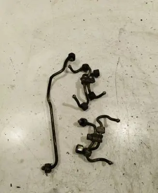 BMW 5 E60 E61 Fuel injector supply line/pipe 