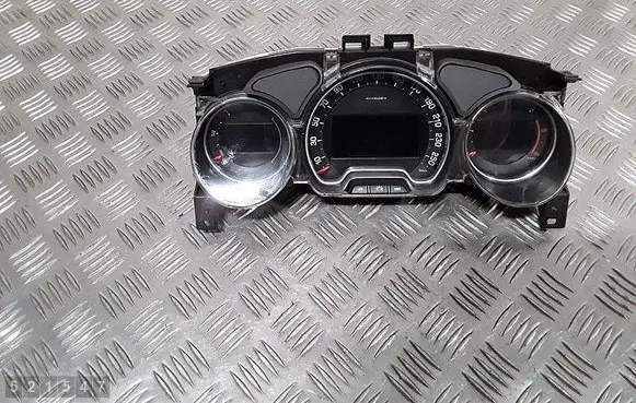 Speedometer (instrument cluster)