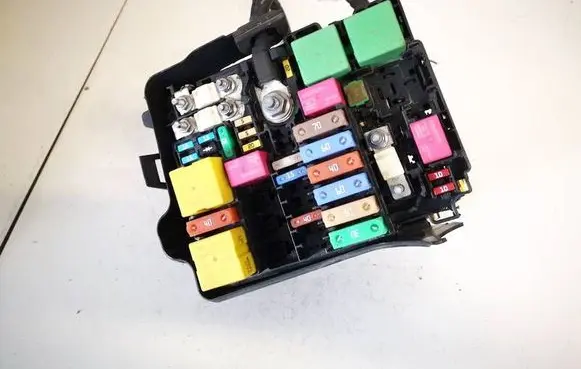 Opel Crossland X Fuse box set 9804848580