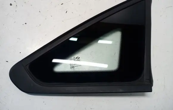 Renault Arkana Rear side window 17020394015