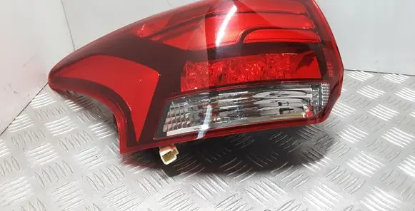 Mitsubishi Outlander Rear/tail lights