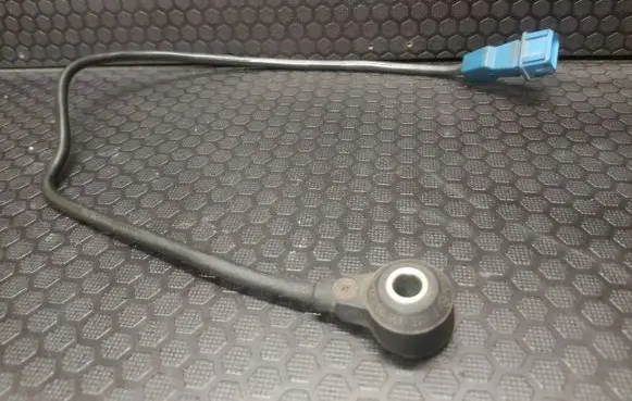 Audi A6 S6 C5 4B Detonation knock sensor K51054905377G
