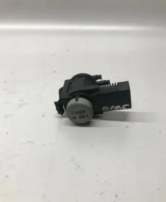 Volkswagen Touareg II Turbo solenoid valve 1K0906283A