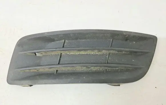 Volvo V50 Front bumper lower grill 30779102