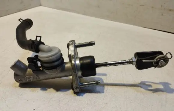 Clutch master cylinder