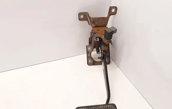 Hyundai ix 55 Brake pedal 938103K000