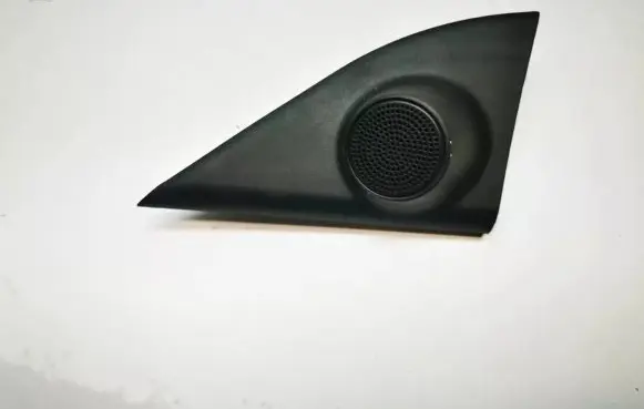 Front door high frequency speaker