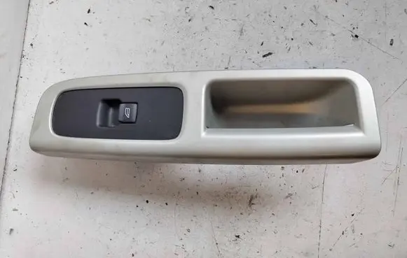 Volvo V50 Front door window switch trim 8679670
