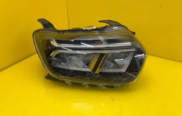 Dacia Duster II Headlight/headlamp 260101613R