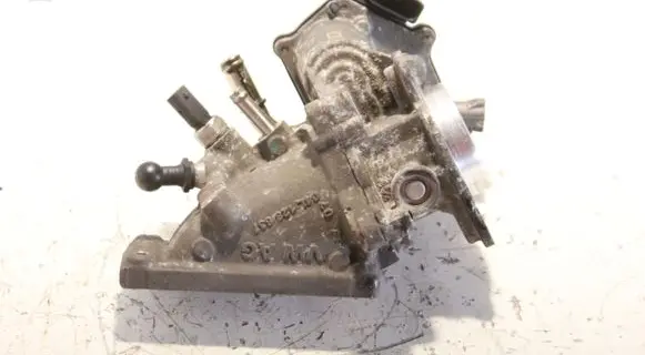 Volkswagen Golf VII Throttle valve 04L128063N