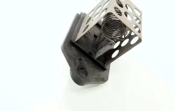 Coolant fan relay
