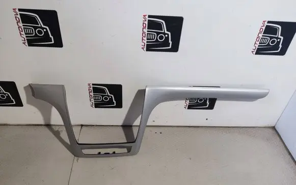 Skoda Yeti (5L) Dashboard glove box trim 5L1858418