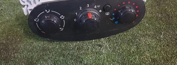Dacia Sandero II Climate control/heater control trim 