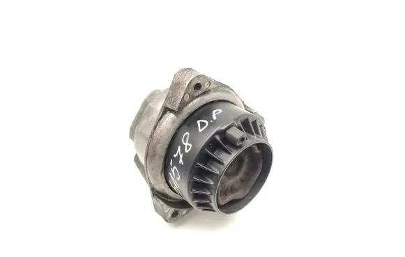 BMW 5 F10 F11 Engine mount bracket