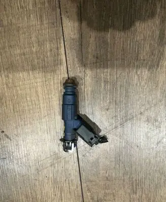 Fuel injector