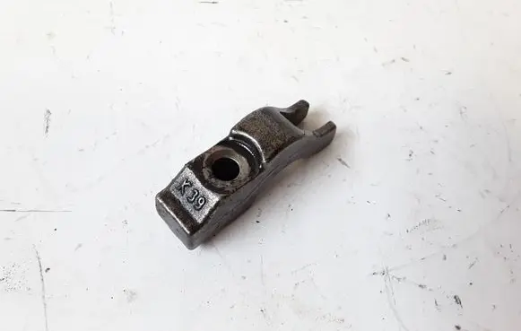 Opel Astra H Fuel Injector clamp holder K39