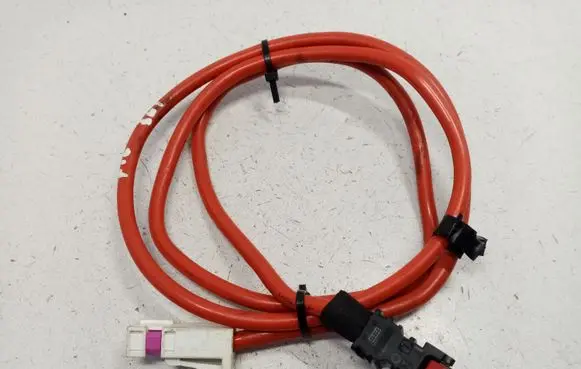 Positive cable (battery)