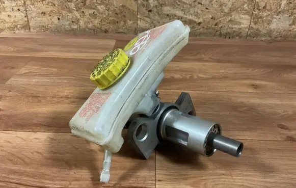 Audi A4 S4 B7 8E 8H Master brake cylinder 8E0611301G