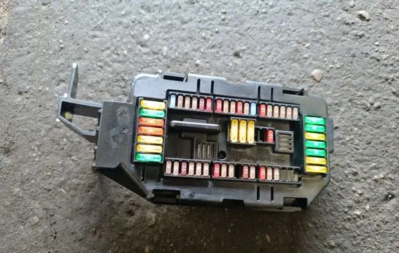 BMW X5 F15 Fuse module 6819653