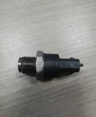 Opel Corsa D Fuel pressure sensor 