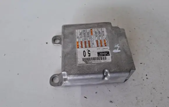 Lexus RX 450H Airbag control unit/module 8917048C20 1521001610