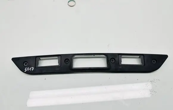 Cupra Formentor Trunk door license plate light bar 5FF827335B