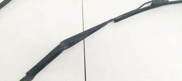 Volvo XC90 Front wiper blade arm 8693598
