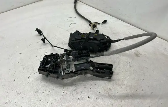 Volkswagen Tiguan Allspace Front door lock 17A837016 5NN837812C