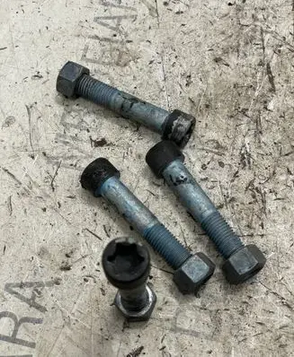 Mercedes-Benz C W205 Nuts/bolts 