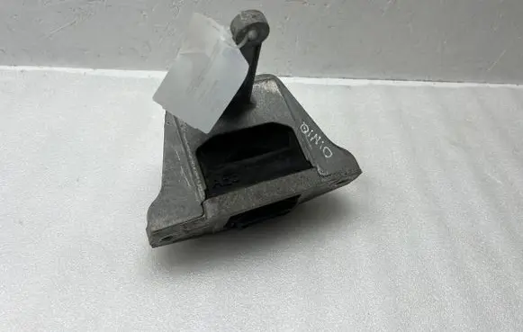 Hyundai Ioniq Engine mount bracket 21810G2000