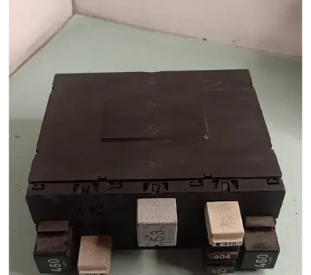 Volkswagen Golf V Fuse module 3C0937049E