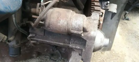 Dacia Sandero Starter motor 23g43299jn 233003329r
