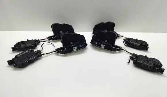 BMW 5 F10 F11 Front door soft close latching motor 7154515 7154516 7185692