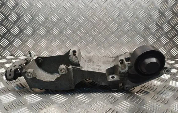 Nissan X-Trail T31 Generator/alternator bracket 8200527320
