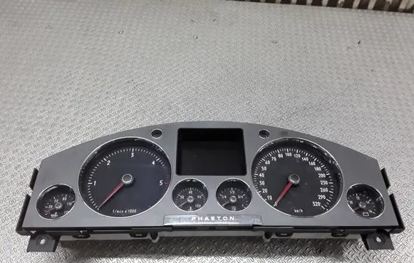Volkswagen Phaeton Speedometer (instrument cluster) 3D0920881S