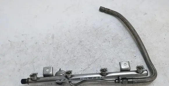 Mercedes-Benz C W203 Fuel main line pipe A1110703095