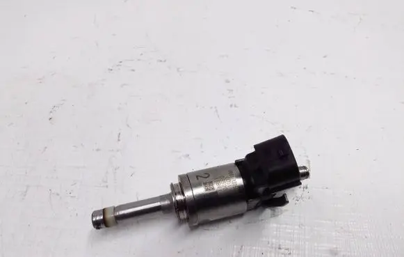 Mazda CX-3 Fuel injector PE0113250B