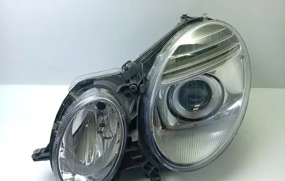 Mercedes-Benz E W211 Headlight/headlamp A2118204161