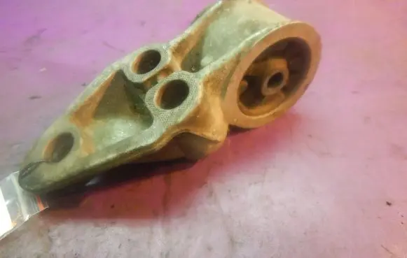 Volkswagen PASSAT B5.5 Rear axle beam mounts housing 8E0501522H
