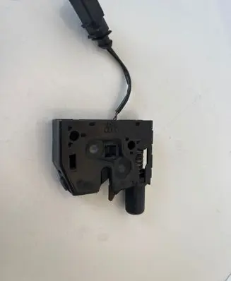 Audi A1 Tailgate/trunk/boot lock/catch/latch 8X0823509