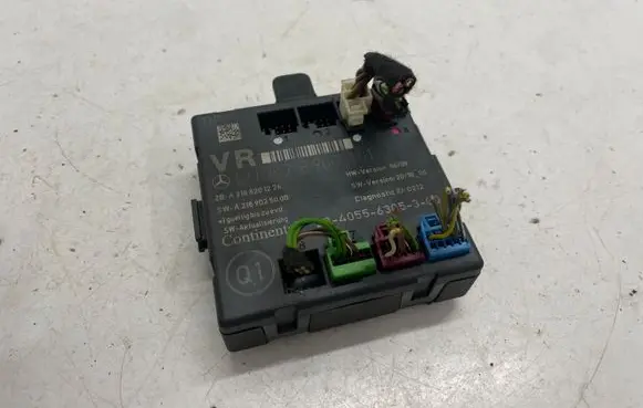 Mercedes-Benz CLS C218 X218 Door control unit/module A2189001101