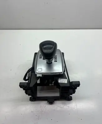 Ford Focus C-MAX Gear shifter/selector 4M5P7C453EF T2GCAMN 06012417