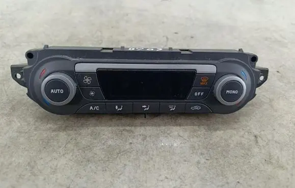 Ford Focus Climate control/heater control trim 7M5T18C612AC