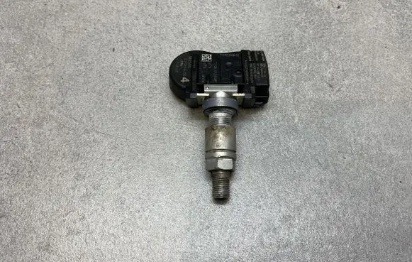 Nissan Qashqai Tire pressure sensor 407003VUOA